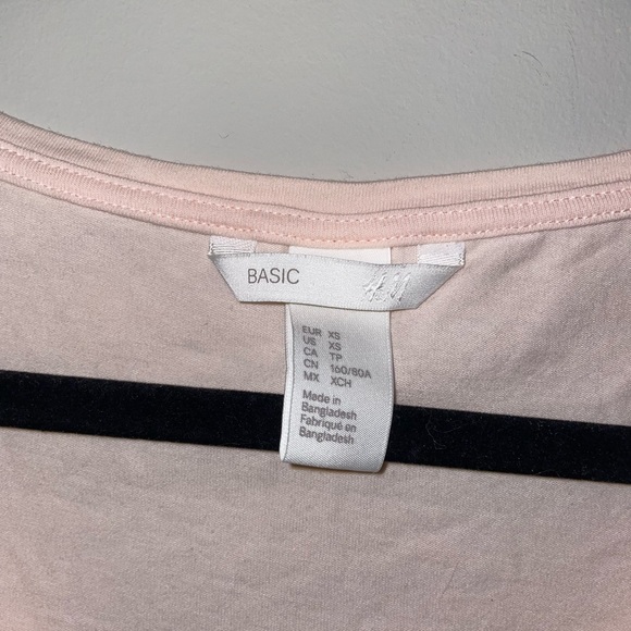 FIVE H&M Basic Tees - Picture 9 of 16